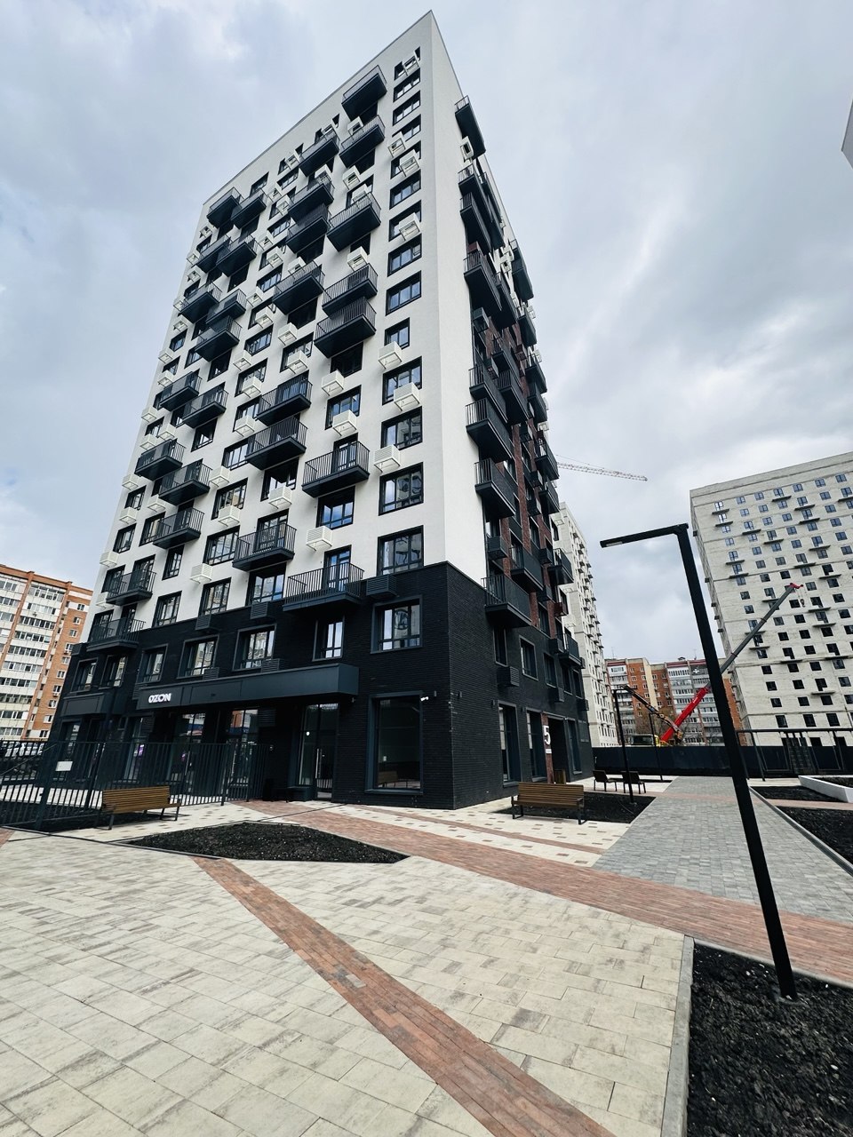 Фасад современного жилого дома